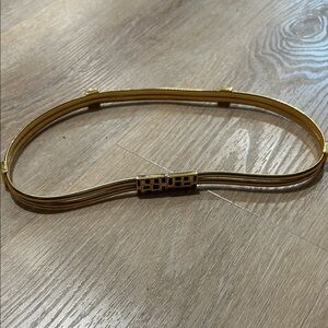 Source Unknown Gold Stretch Chain Belt with Decorative Geometric Clasp